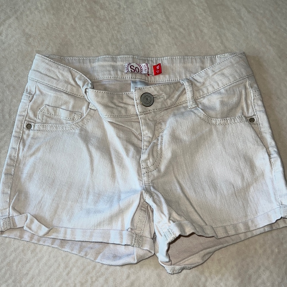 So Her cream colored stretchy shorts